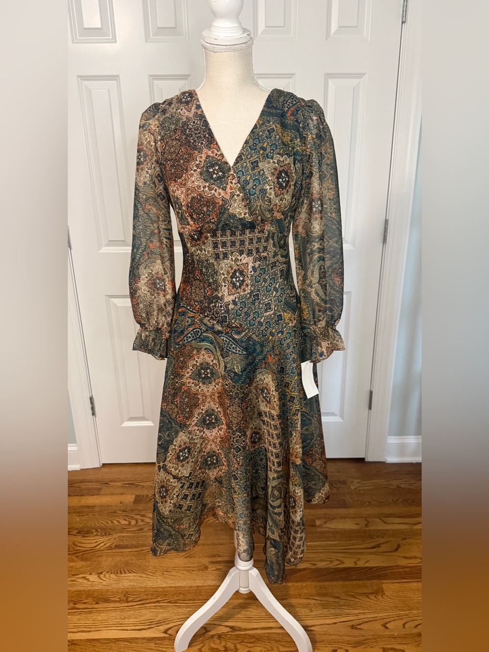 Chris McLaughlin Dress Sz 4 NWT Boho Paisley Chiffon Midi Long Sleeve V-Neck